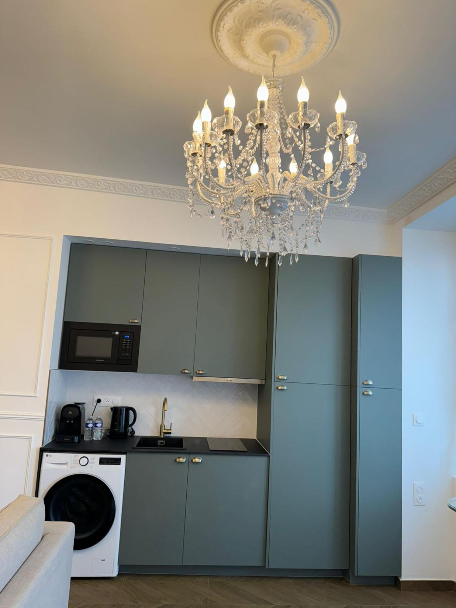 La Haussmannienne Apartment